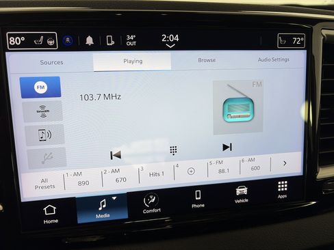 Used 2024 Chrysler Pacifica Touring-L image 18