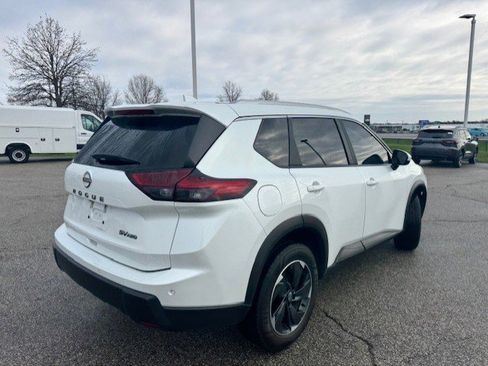 Used 2024 Nissan Rogue SV w/ SV Premium Package AWD/4WD image 9
