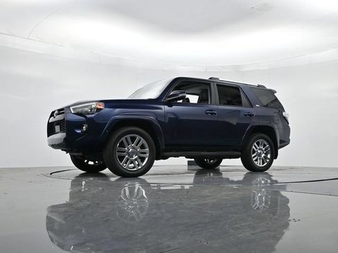 Used 2024 Toyota 4Runner SR5 Premium w/ Moonroof Package AWD/4WD image 39