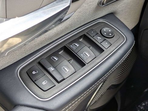 Used 2024 RAM 1500 Limited AWD/4WD image 24