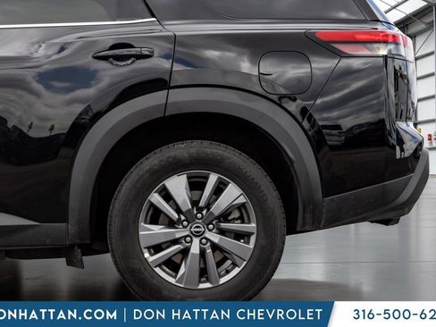 Used 2025 Nissan Pathfinder SV FWD image 35