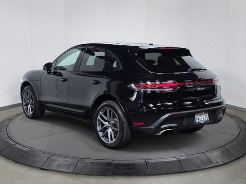 Certified 2026 Porsche Macan AWD/4WD image 3