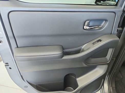 Used 2025 Nissan Frontier SV RWD image 35