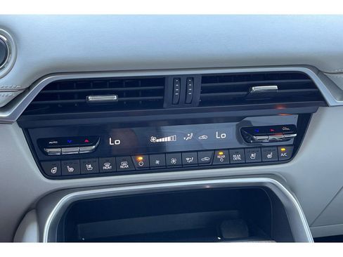 Certified 2024 MAZDA CX-90 Plug-In Hybrid w/ Premium Plus image 30