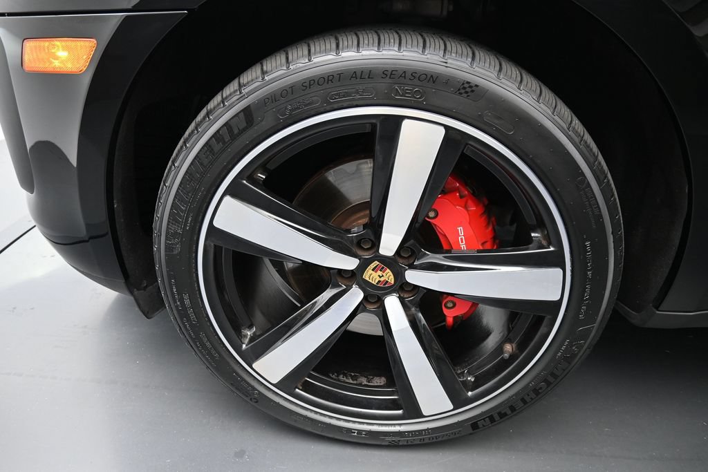 Certified 2023 Porsche Macan S AWD/4WD image 9