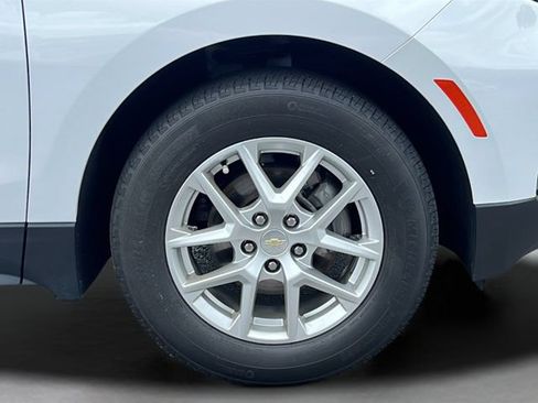 Used 2023 Chevrolet Equinox LT FWD image 24