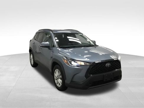 Used 2024 Toyota Corolla Cross LE FWD image 3