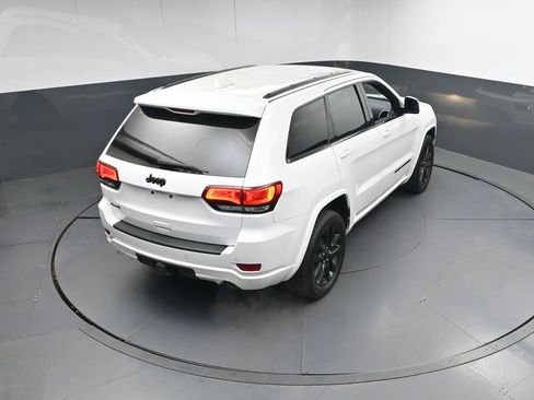 Used 2021 Jeep Grand Cherokee Laredo X AWD/4WD image 35
