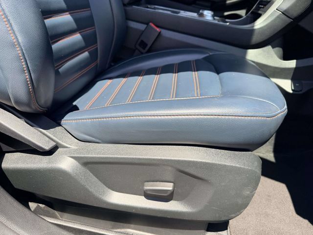 Used 2022 Ford Edge SEL w/ Sport Appearance Package AWD/4WD image 9