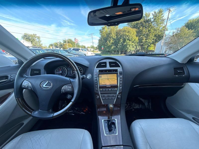 Used 2010 Lexus ES 350 w/ Preferred Accessory Package FWD image 21