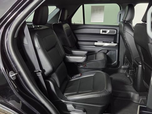 Used 2023 Ford Explorer XLT w/ Equipment Group 202A image 35