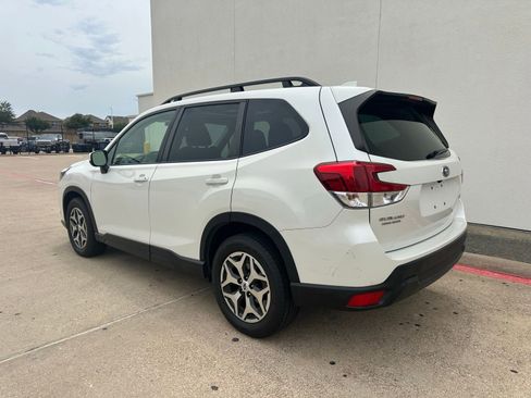 Used 2023 Subaru Forester Premium AWD/4WD image 5