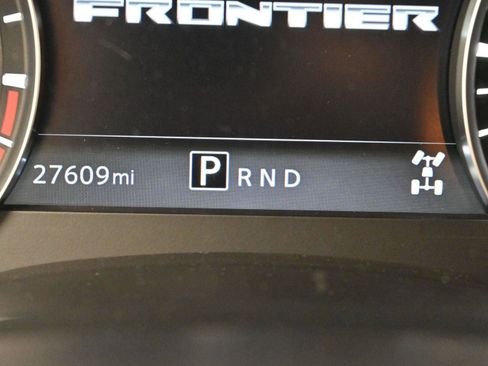 Used 2023 Nissan Frontier SV w/ Midnight Edition Package image 18