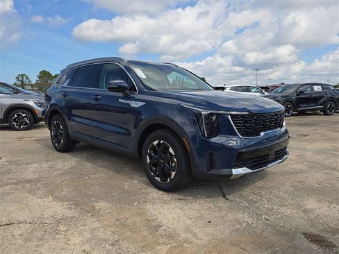 New 2026 Kia Sorento S image 2