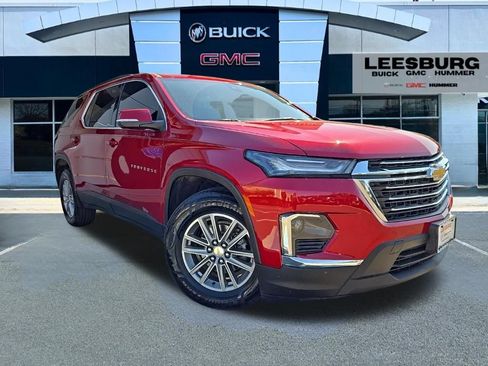 Used 2023 Chevrolet Traverse LT FWD image 1