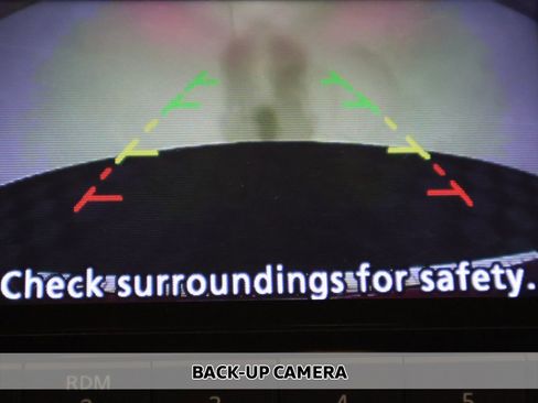 Used 2017 Nissan Rogue S image 3