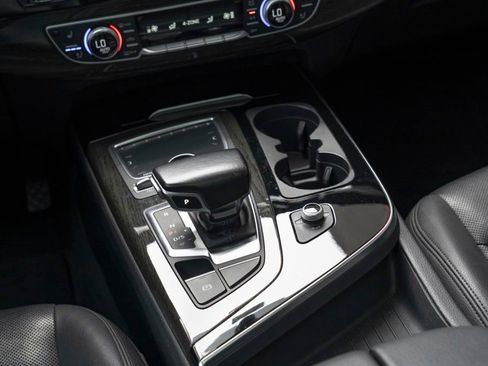 Used 2017 Audi Q7 3.0T Premium Plus w/ Premium Plus Package image 28