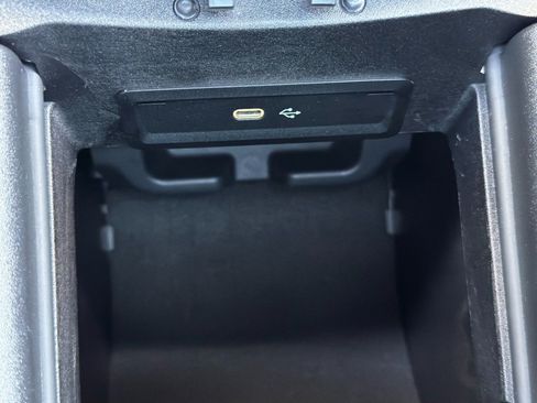 Used 2024 Mercedes-Benz GLS 63 AMG 4MATIC image 40
