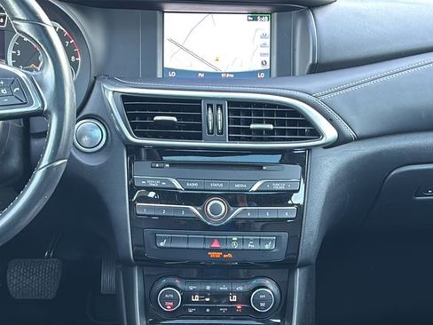 Used 2017 INFINITI QX30 Premium w/ Navigation Package image 24