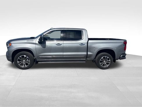 Used 2025 Chevrolet Silverado 1500 High Country image 3