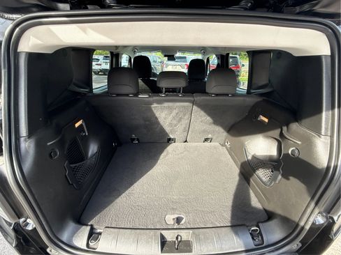 Used 2017 Jeep Renegade Latitude AWD/4WD image 22