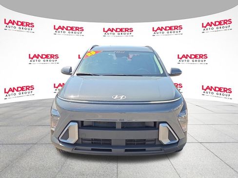 Used 2025 Hyundai Kona SEL FWD image 8
