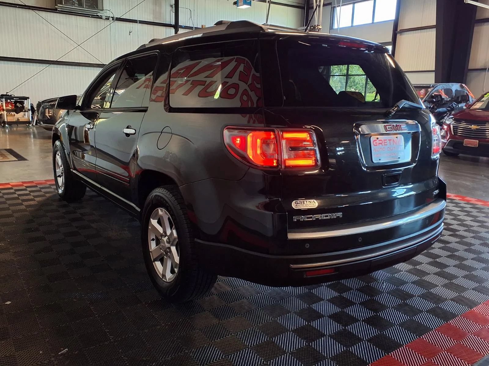 Used 2014 GMC Acadia SLE AWD/4WD image 5