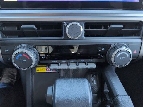 Used 2025 Toyota 4Runner TRD Off-Road Premium image 23