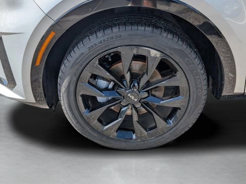 Certified 2022 Kia Sorento SX image 14