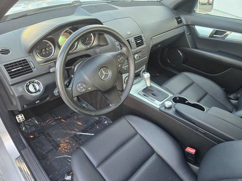Used 2011 Mercedes-Benz C 300 4MATIC Sedan image 9