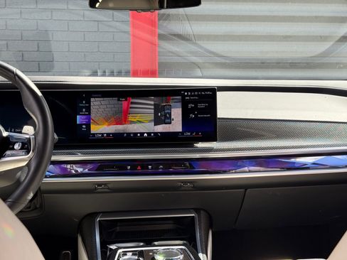 Used 2023 BMW 760i xDrive w/ Luxury Rear Seating Package image 25