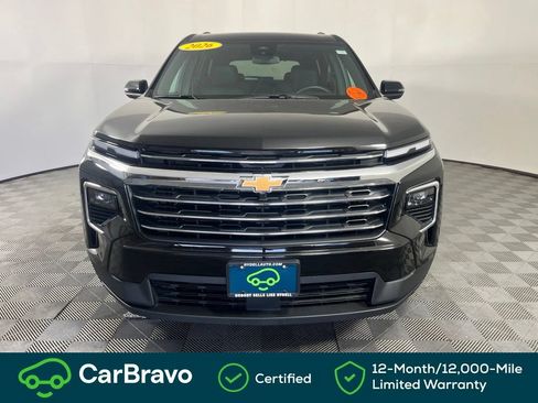 Used 2026 Chevrolet Traverse LT AWD/4WD image 2