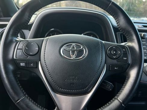 Used 2016 Toyota RAV4 SE image 20