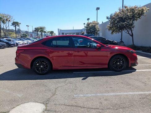 Used 2026 Toyota Camry SE w/ Convenience Package image 4