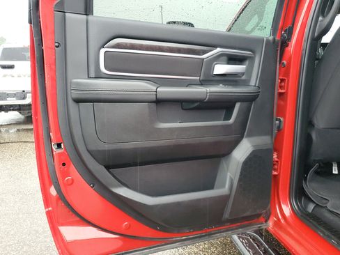 Used 2024 RAM 2500 Big Horn w/ Night Edition image 21