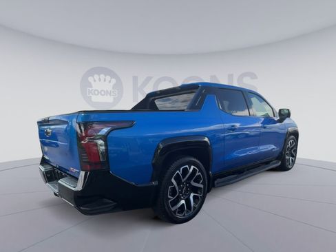 Used 2025 Chevrolet Silverado EV RST AWD/4WD image 4
