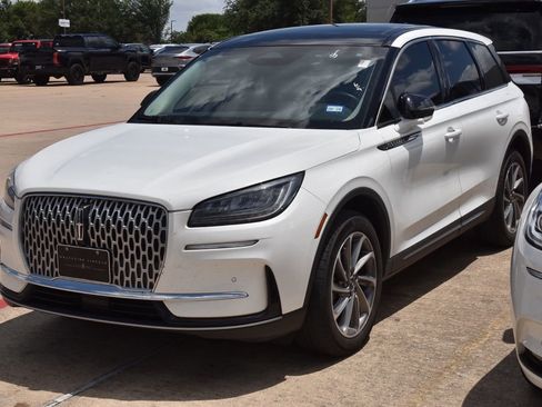 Used 2023 Lincoln Corsair FWD w/ Equipment Group 101A image 2