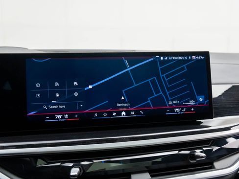 Used 2025 BMW X5 M60i image 25