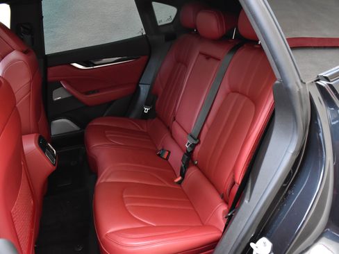 Used 2021 Maserati Levante S GranSport image 24