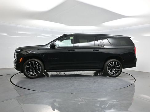 Used 2025 Chevrolet Suburban RST AWD/4WD image 40