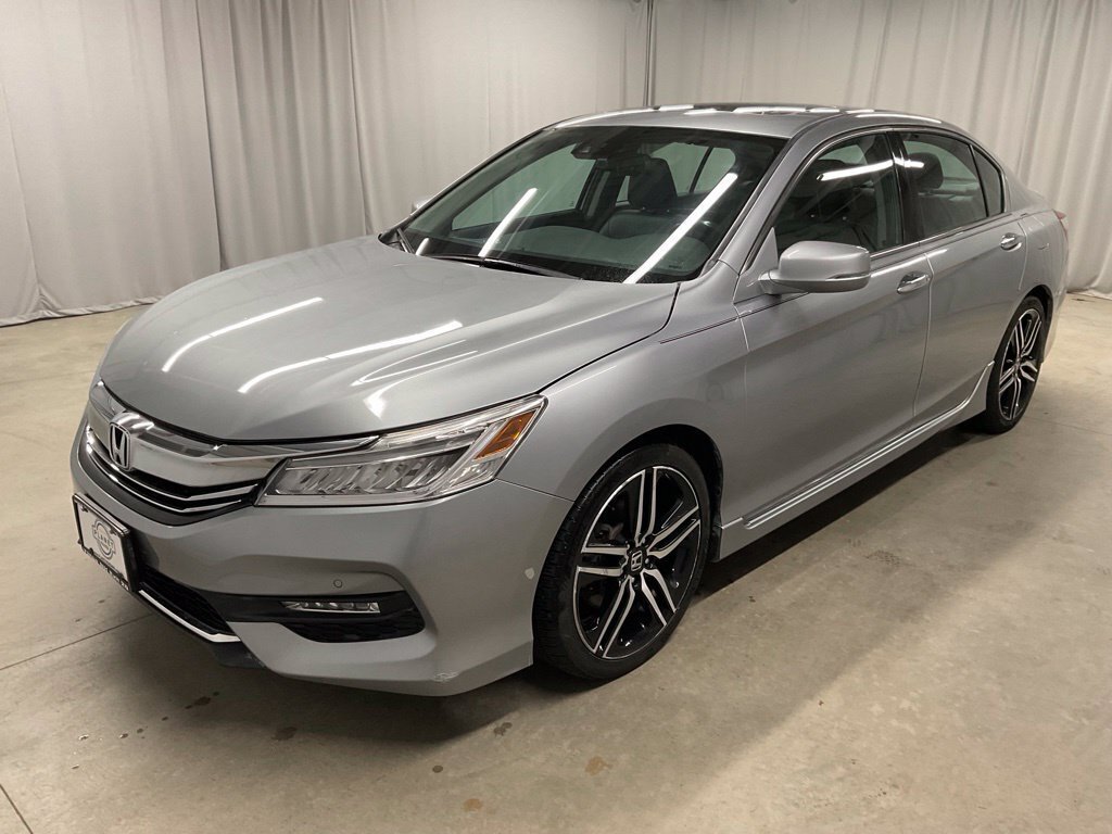 Used 2017 Honda Accord Touring image 8