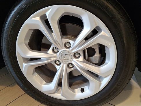 Certified 2025 Honda Accord LX image 6