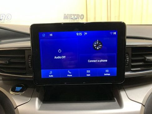 Certified 2022 Ford Explorer XLT w/ Equipment Group 202A image 38