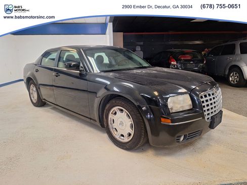 Used 2005 Chrysler 300 Touring image 4