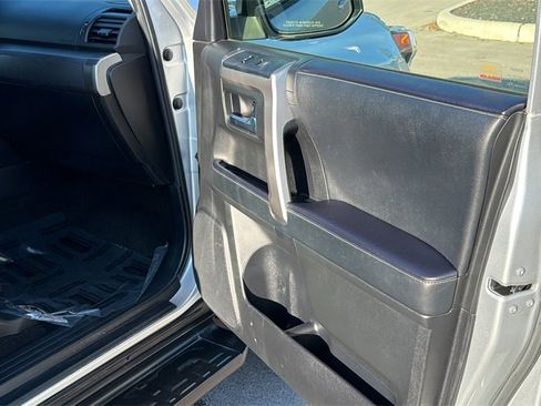 Used 2020 Toyota 4Runner SR5 image 44