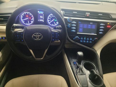 Used 2018 Toyota Camry LE image 22