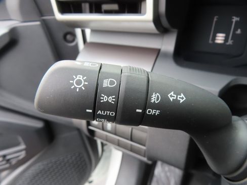 Used 2024 Toyota Tacoma SR5 image 21