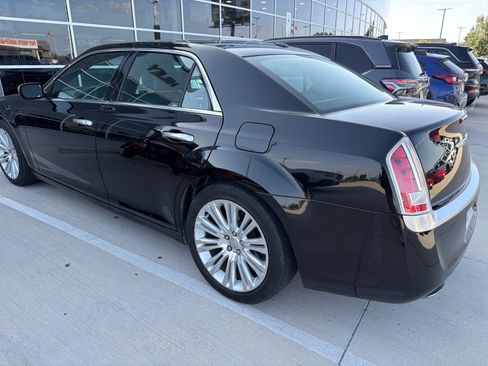 Used 2012 Chrysler 300 C Luxury Series RWD image 4