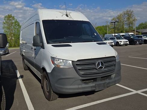 Used 2022 Mercedes-Benz Sprinter 2500 image 1