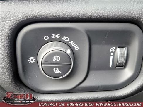 Used 2025 RAM 1500 Big Horn AWD/4WD image 30